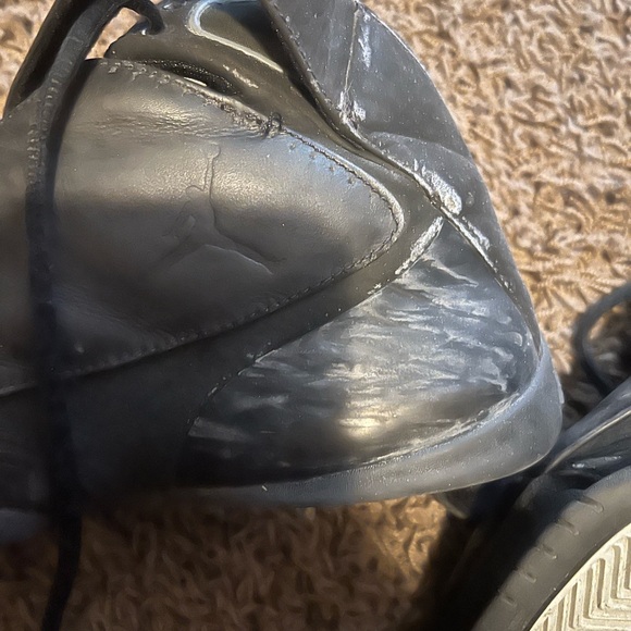 Air Jordan basketball shoes - Picture 5 of 6